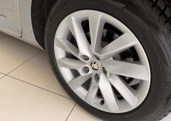 Skoda Superb cena 113500 przebieg: 118549, rok produkcji 2019 z Kunów małe 172